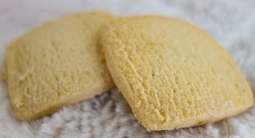 Dean's of Huntley Shortbread Biscuits-'Eight Little Ducks' All Butter Shortbread Squares 180g