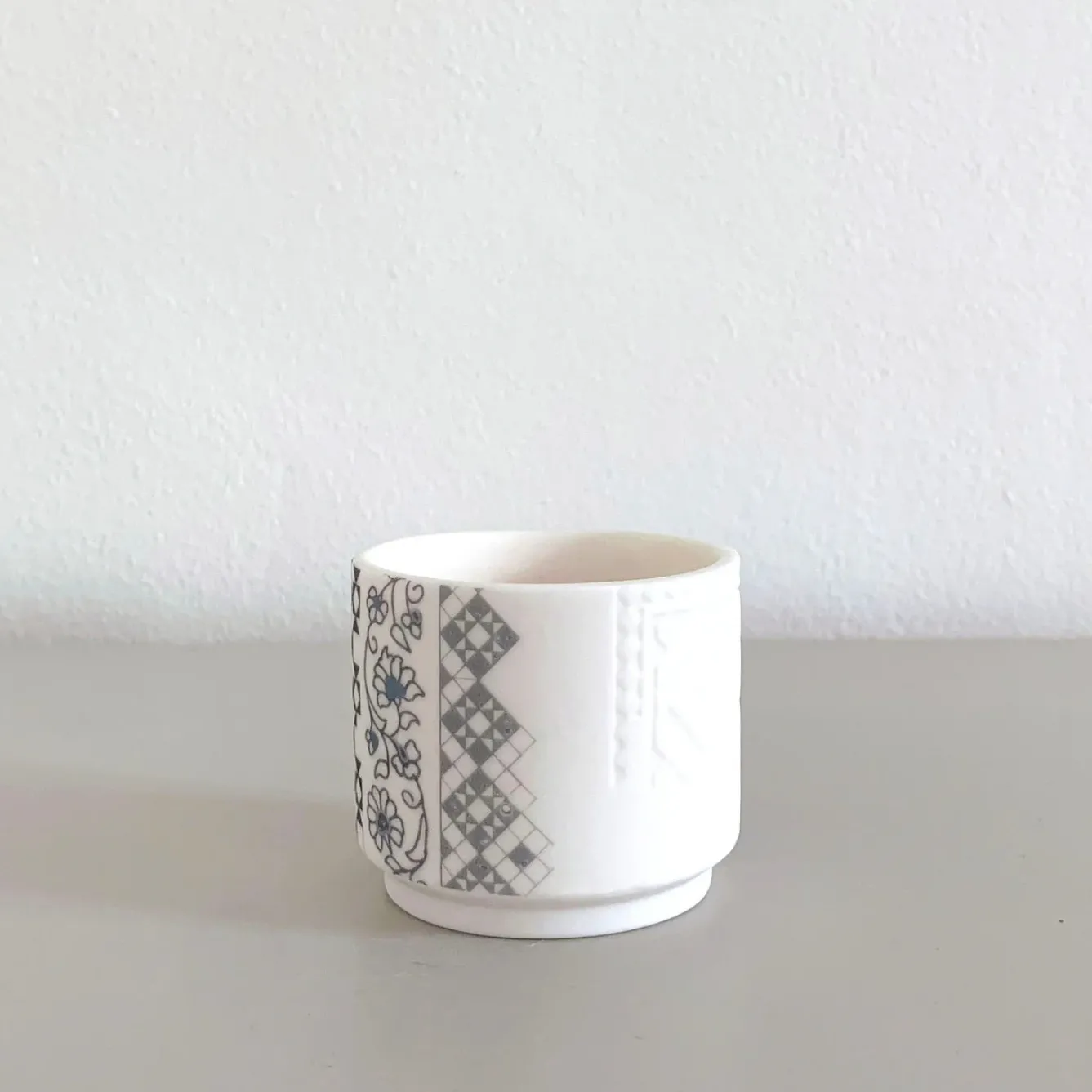Alex Allday Tea|Home Fragrance-Jasmine Ceramic Small Footed Tea Light Holder