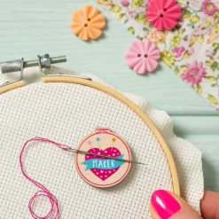 Hawthorn Handmade Crafts-Maker Pincushion Magnetic Needle Holder