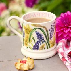 Emma Bridgewater Flowers & Garden-Tete-A-Tete & Grape Hyacinth 1/2 Pint Mug